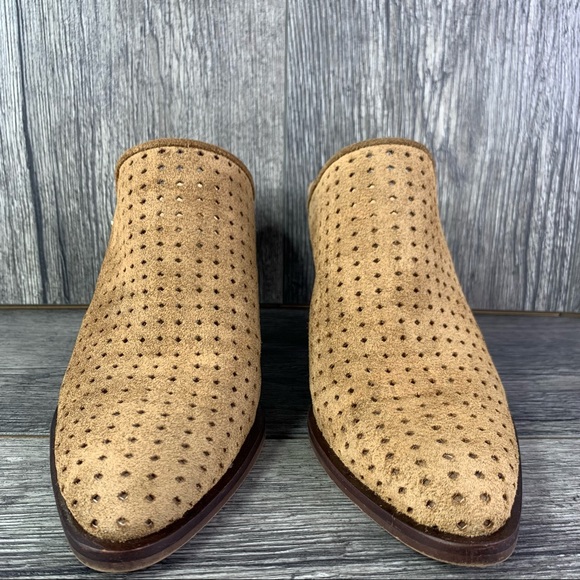 Sam Edelman Bates Heels - Picture 2 of 10